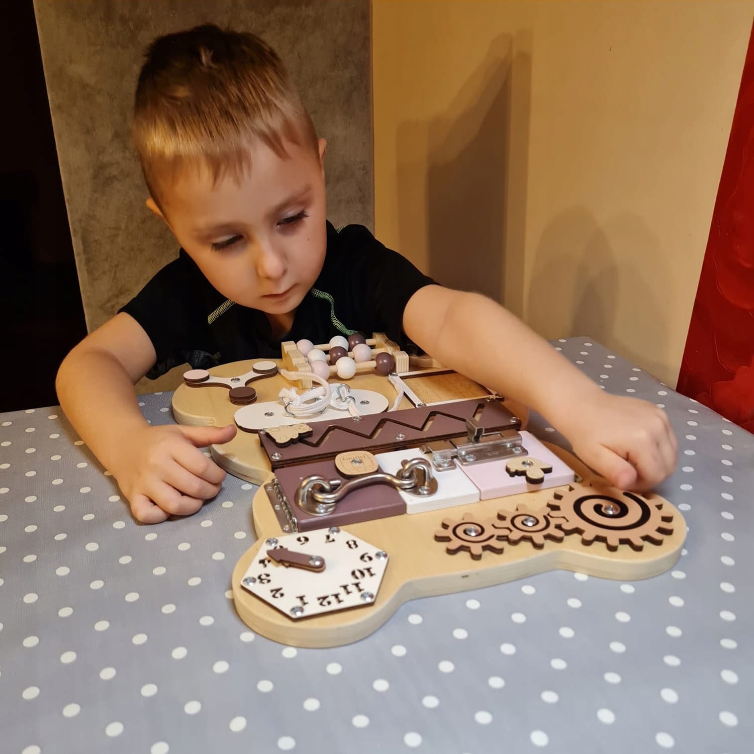 Tablica Manipulacyjna Sensoryczna 10w1